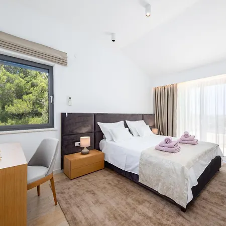 Vila True Oasis With Heated Pool *