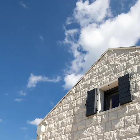 True Oasis With Heated Pool Vila