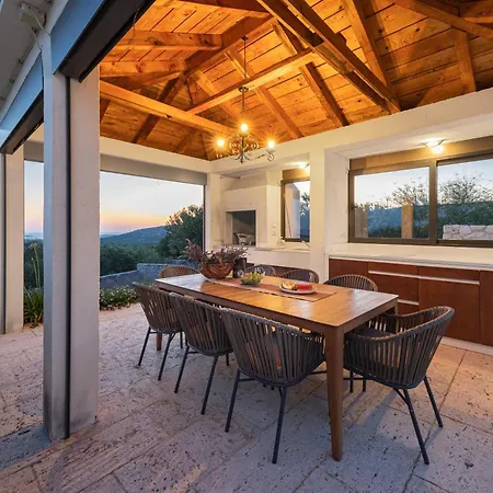 Vila True Oasis With Heated Pool