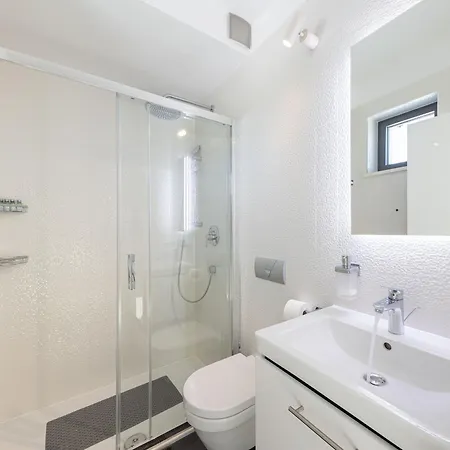 True Oasis With Heated Pool Vila Rogoznica (Sibenik-Knin)