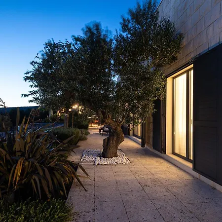 Vila True Oasis With Heated Pool *