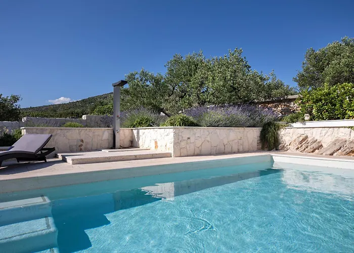 True Oasis With Heated Pool וילה