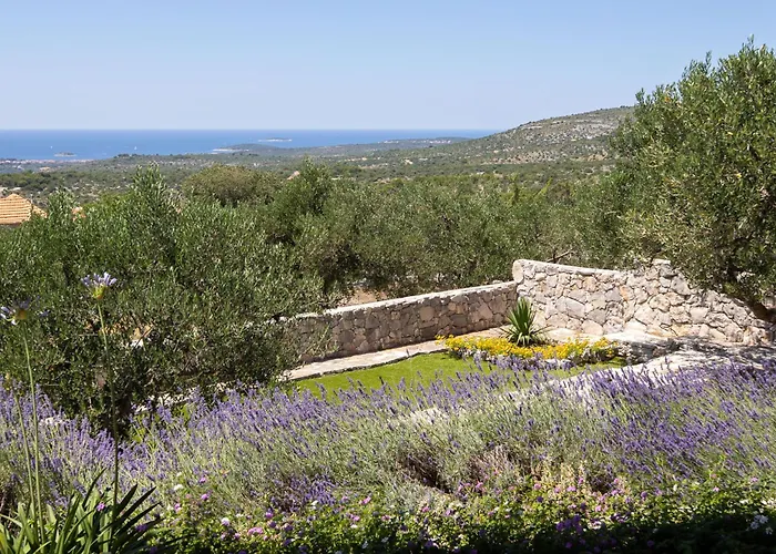 True Oasis With Heated Pool וילה