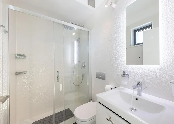 True Oasis With Heated Pool וילה רוגוזניצה