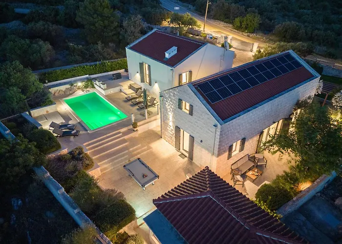 True Oasis With Heated Pool וילה