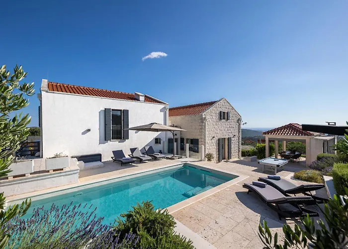 וילה True Oasis With Heated Pool רוגוזניצה